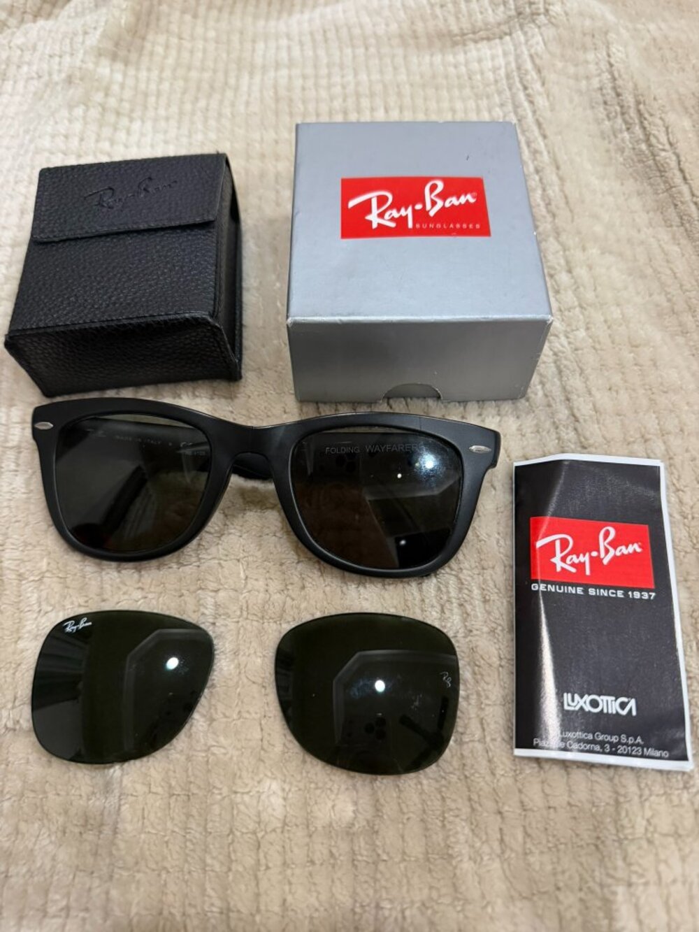 Ray-Ban RB4105 Folding Wayfarer Black Sunglasses 50mm Case & Box